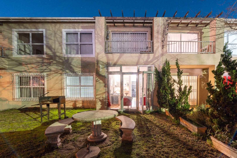 To Let 1 Bedroom Property for Rent in Kenilworth Western Cape